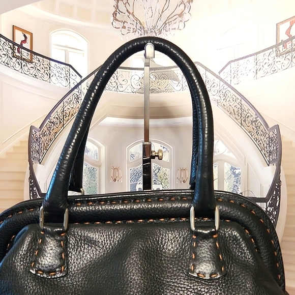 AUTHENTIC FENDI Selleria Pebbled Leather Handbag Dr's Style - Picture 6 of 14